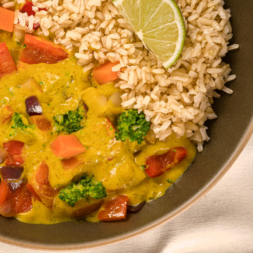 Süßkartoffel-Gemüse-Curry mit Naturreis (Bio)